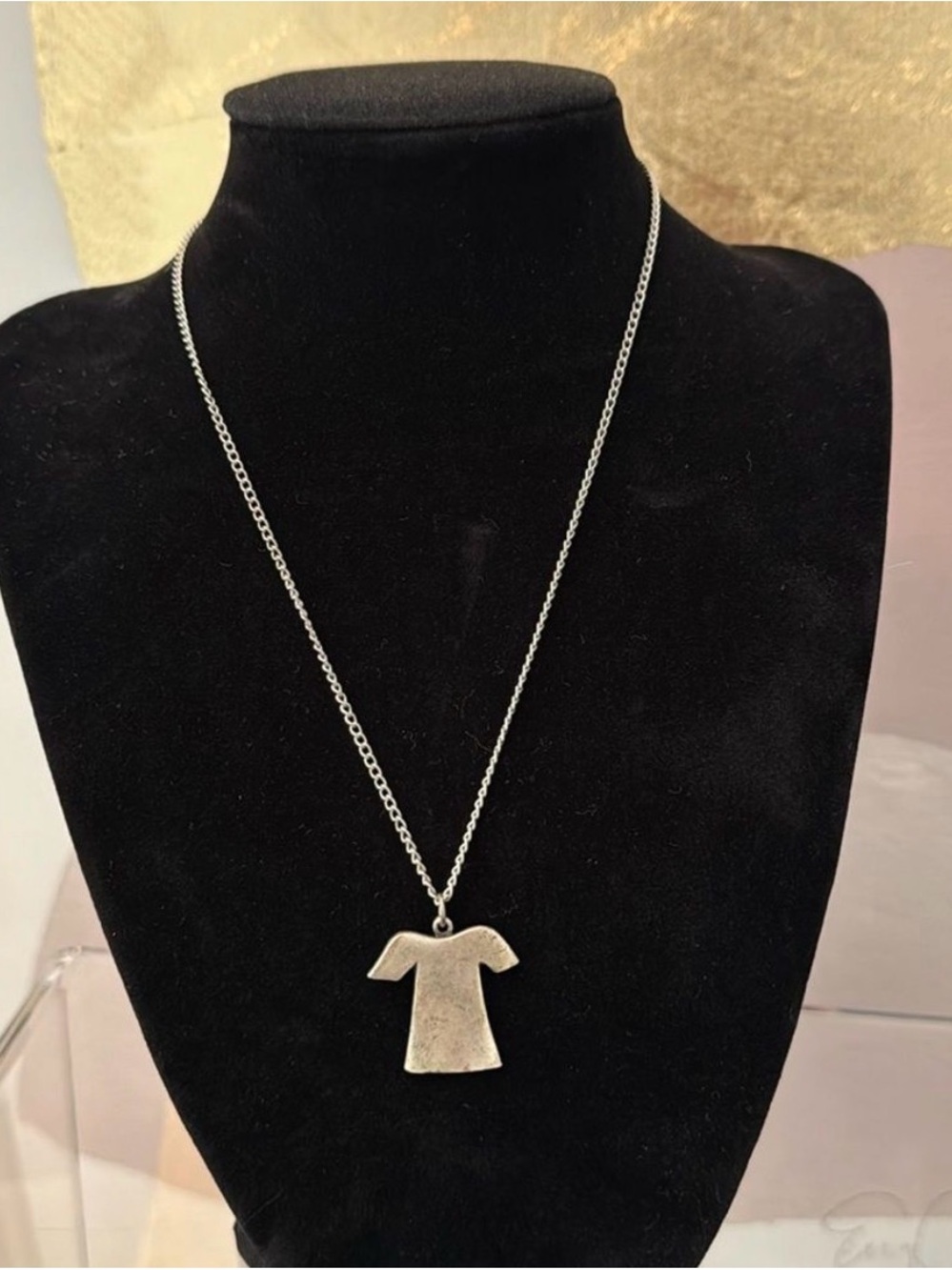 Vintage Silver Tone T‑Shirt Pendant Necklace